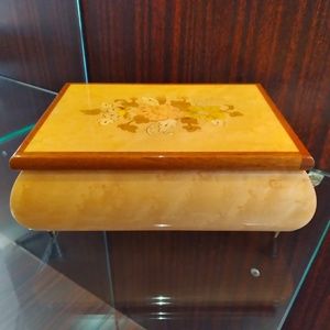 Vintage Mapsa Swiss Musical Jewelry Box Made in Italy